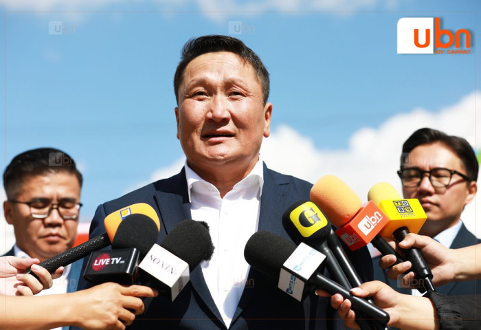Н.Ганибал: “Хотоо чөлөөл, яв, амар. Бензин хангалттай хүрнэ“ гэх алиа марзан мэдэгдэл нь шатахууны үнийг өсгөх гэсэн ЗГ-ын бодлого байсан гэж хардаж байна