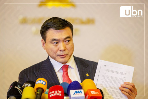 Хууль бус гүйцэтгэх ажиллагаа, томилгоо хийсэн гэх асуудалд холбогдоод буй С.Амарсайхан сайд МАН-ын бүлгийн хурлын дараа мэдээлэл хийнэ гэв