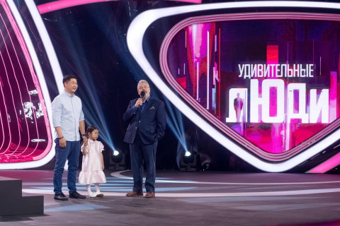 Ой тогтоолтын багш Х.Хатанбаатарын охид дэлхийн рекорд тогтоолоо