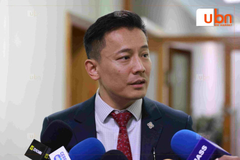 О.Батнайрамдал: Хүүхдээ 4 жил тэтгэлгээр сургана гээд тайван явж байсан аав, ээжүүд одоо яах юм. Өр тавьж төлбөрийг нь төлөх юм уу