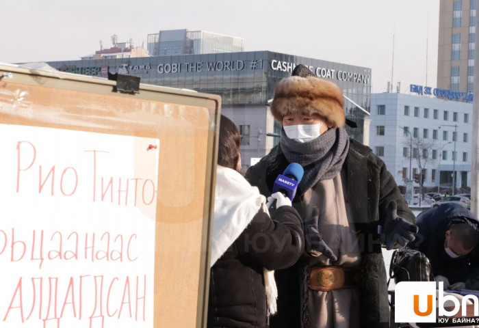С.Ганбаатар өлсгөлөнгөө зогсоолоо