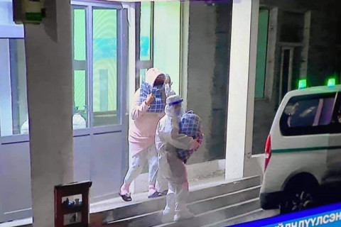 Коронавирусийн халдварт өртсөн эх, нярайн бие сайн байна