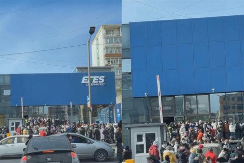 Хямдрал зарласан худалдааны төвийн үйл ажиллагааг түр зогсоожээ