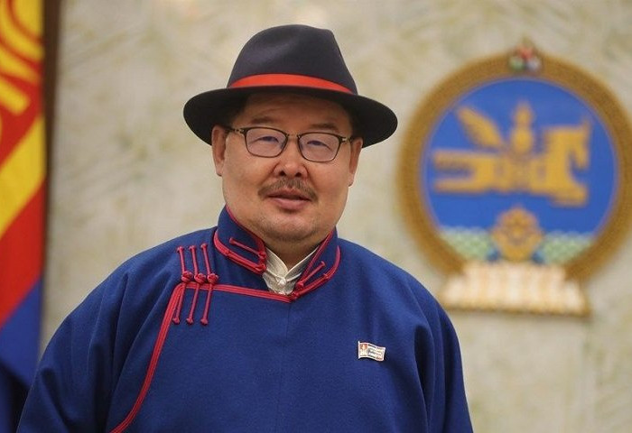 МЭНДЧИЛГЭЭ: Ирэх зуун жил үү, ирэх зуун уу, япон хүмүүс шиг улсаа хөгжүүлэх үү, япон лугаа хөгжих үү