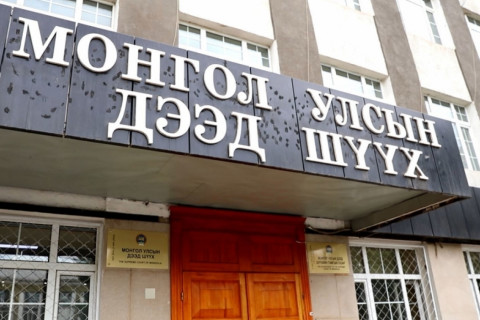 Дээд шүүхийн ажилтан өмгөөлөгч Б.Баасанцогтой холбогдсон хэргээ АТГ-т шалгуулах хүсэл гаргажээ