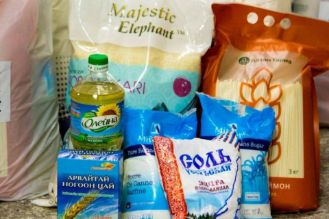 Зорилтод бүлгийн өрхүүдэд нэг удаа хүнсний багц олгоно