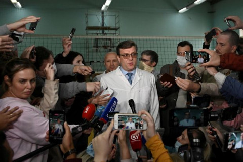 Навальныйн хордоогүй гэж мэдэгдсэн эмч сураггүй болжээ