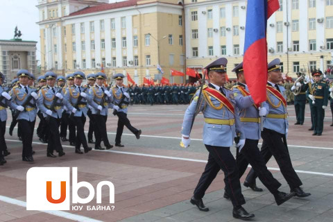 Д.Батзориг: Улаан-Үд хотын талбайд Монгол цэргүүдийн жагсаалыг харах гэж дүүрэн хүн цугласан