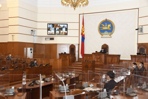 Чуулган: Хуульчийн эрх зүйл байдлын тухай хуулийн төслийг хэлэлцэхийг дэмжлээ