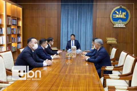 МАН-ын бүлгийн удирдлагууд Ерөнхийлөгч, ЕТГ-ын даргад баяр хүргэж, амжилт хүсчээ