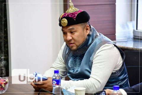 Манлай уяач П.Энхмөнх: Наадам хойшлуулбал 30 мянга уяач төв талбай дээр морьтой очиж жагсана