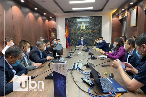 Эрүүл мэндийн сайд С.Энхболд эмнэлгийн удирдлагуудад эмч ажилчдын цалинг нэмэх үүрэг өглөө