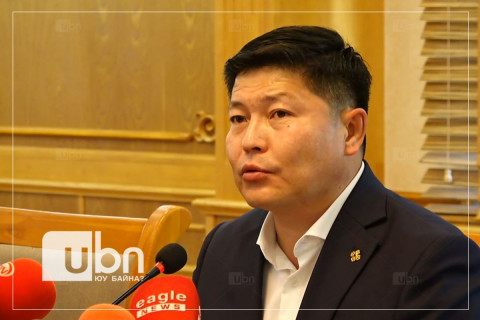 Х.Нямбаатар: Гашуунсухайт боомт дээр ч Замын-Үүдтэй ижил асуудал байгаа