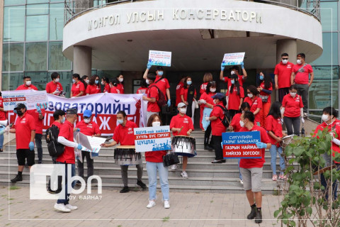 Д.Ганпүрэв: Төр дамжсан газрын наймаа,  хууль бус  үйлдэл харагдаж байна