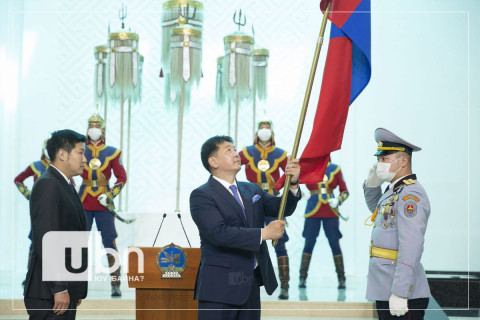 У.Хүрэлсүх: Алтын дайтай хүрэл медаль хүртсэнд халуун баяр хүргэе