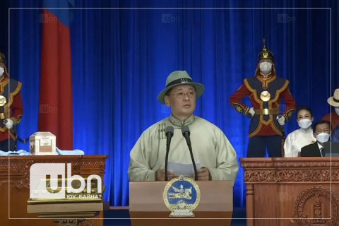 Ерөнхийлөгч У.Хүрэлсүх олимпын наадмаас мөнгөн медаль хүртсэн Саид Моллайд баяр хүргэлээ