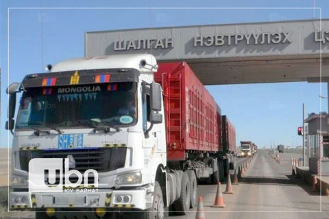 Шивээ хүрэнгийн боомтод нүүрс тээврийн жолооч кабиндаа нас барсан хэрэг гарчээ