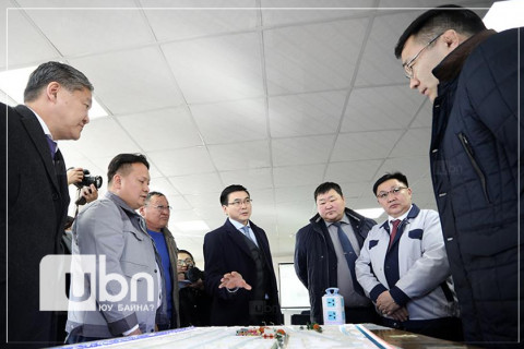 УОК, НОК хоёрын зөрчилдөөний “хөлд“ Засгийн газар хүртэл чирэгдэх шахав