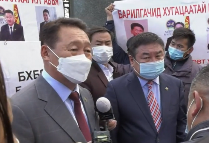 Д.Ганбат: Арчаагүй сайд нараас болж нөхцөл байдал ийм боллоо