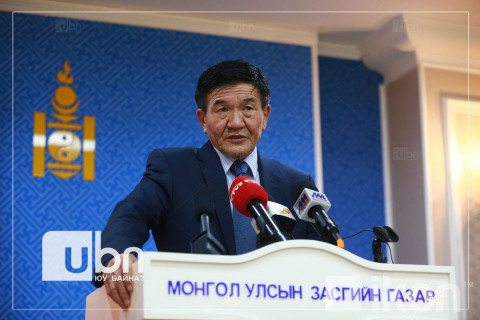 “Хамгийн зохистой нь УИХ-ын гишүүн, ЗГ-ын гишүүний ажлыг хавсарч хийж болно гэдэг заалт байсан“