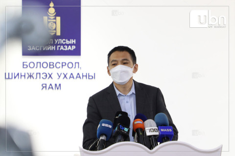 “Амралтын хугацаанд сурагчдаа цахимаас холдуулж, номтой нөхөрлүүлье гэх чиглэл өгсөн“