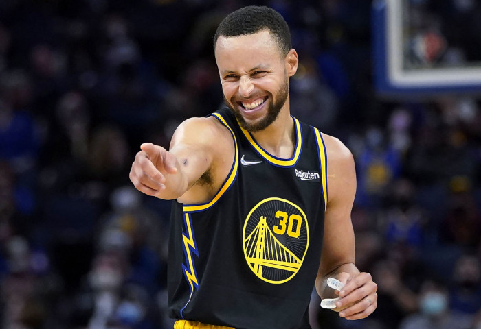 FACELOOK: NBA-ийн түүхэн дэх хамгийн агуу шидэгч Стефэн Көрри