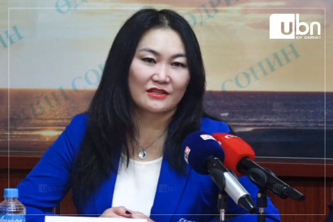 Б.Ичинхорлоо: Идэвхтэй бичиж байгаа яруу найрагчид улам л цөөрсөөр байна