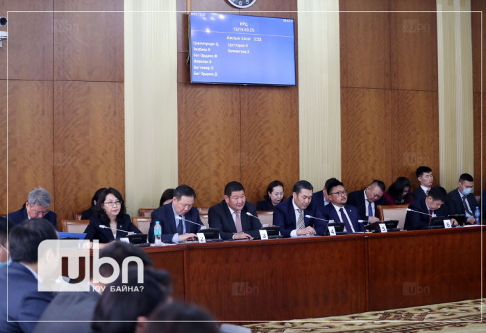 Дан дээлтэй сайд нар давхар дээлийг зогсоох лобби бүлэг байгуулжээ