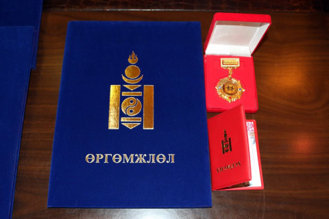 “Охин төрүүлсэн бол дархан бэрд тооцохгүй“