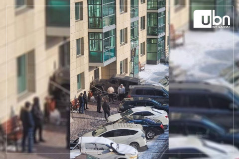 СЭРЭМЖЛҮҮЛЭГ: Хааз, тормозоо андуурснаас орон сууц мөргөжээ