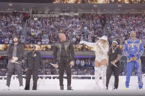 Eminem, Dr. Dre, Snoop Dogg, 50 cent нар нэг тайзнаа гарч үзүүлбэр үзүүлжээ