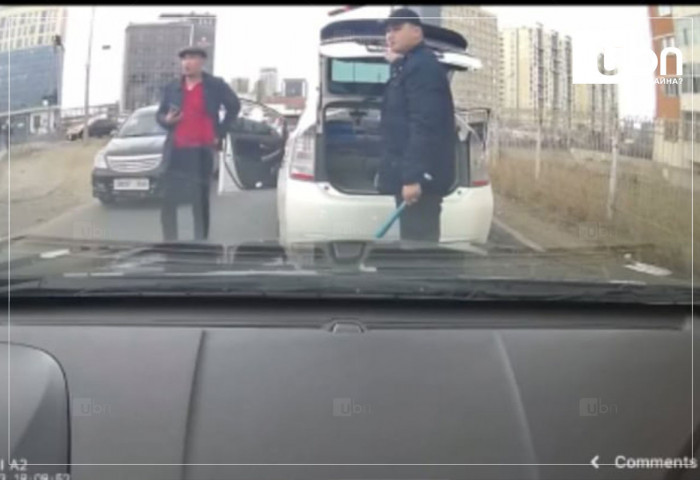 Бейсболын цохиур барьж танхайрсан этгээдийг торгожээ