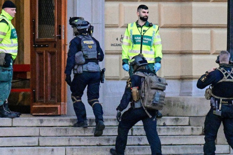Шведийн Мальмё хотын сургуульд халдлага болж, хоёр эмэгтэй амиа алджээ