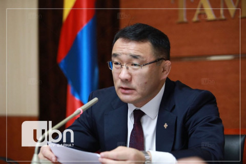 Нийслэлээс машин ачилтыг 100.000, авто зогсоолыг 3000 төгрөг болгож нэмүүлэх саналаа НИТХ-д хүргүүлжээ