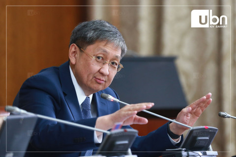 Ч.Хүрэлбаатар: Буруу зориулалтаар зээл олгох завхралын үүдийг нээсэн хүмүүс орж ирчхээд саад болоод байх шаардлагагүй