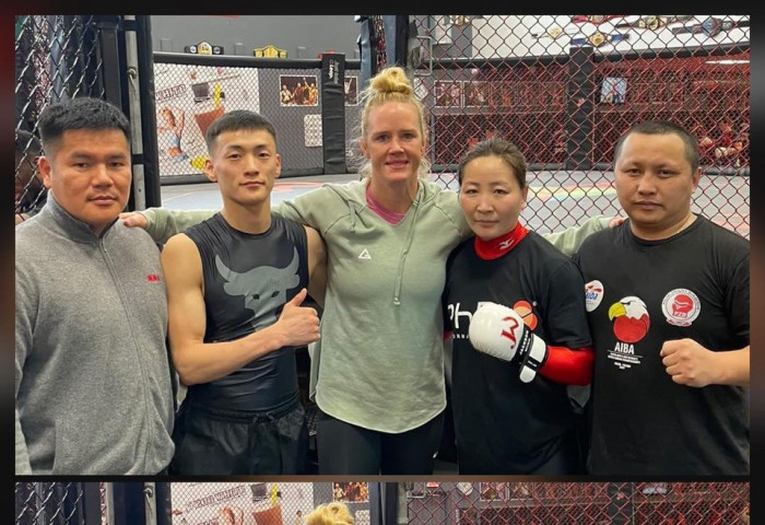 М.Уранцэцэг “JacksonWink MMA” багийн шилдгүүдтэй хамт бэлтгэлээ хийж эхэллээ