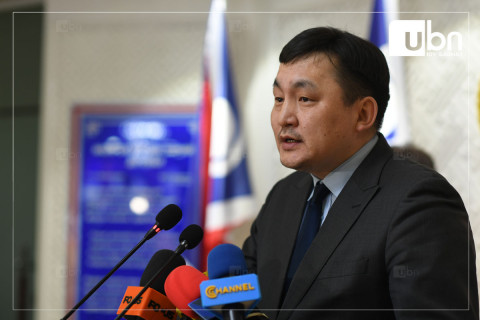 ШУУД: АН-аас гишүүдийн бүрэн эрхийг түдгэлзүүлэх асуудлаар мэдээлэл хийж байна