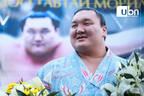 Хакүхо М.Даваажаргалыг МУ-ын “Аялал жуулчлалын элч”-ээр өргөмжилжээ