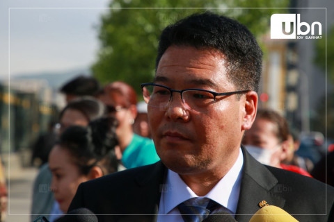 С.Энхболд сайдын хариуцлагагүй үгнээс болж өвчтэй хүүхдүүдийн хандивын аян ЗОГССОНД эцэг эхчүүд нь БУХИМДАВ