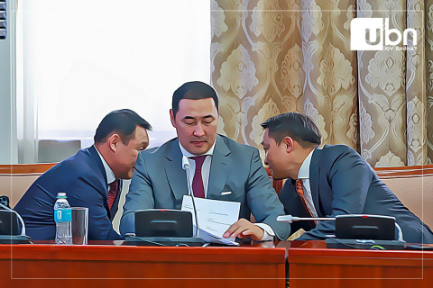 Ж.Мөнхбат, Д.Тогтохсүрэн, Д.Амарбаясгалан нарын боловсруулсан ҮХНӨ-ийг хийх ТӨЛӨВЛӨГӨӨГ Ардын намынхан гишүүддээ ч үзүүлэхгүй НУУЦАЛЖ байна