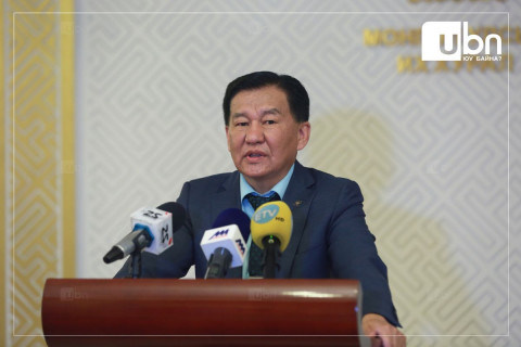 “Үндсэн хуулийн цэцийн гишүүдийг огцруулах шаардлага тавьж, цэцэд хандлаа“