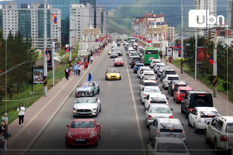 ФОТО: Спорт машины цуваа