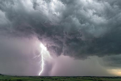 Айлын гэр дээр аянга бууж, 7 болон 54 настай 2 хүн амиа алджээ