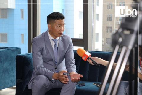Г.Батзориг: Зарим нэг улстөрч дураараа ДАЛАЙ ЛАМД мөргөснөөс болж Хятадууд хилээ хааж, эдийн засаг уналтад ОРЛОО