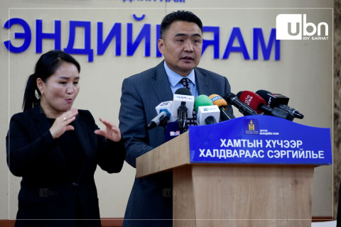 “5-11 настнуудад вакциныг 10 мг-аар 21 хоногийн зайтай хоёр удаа хийнэ“