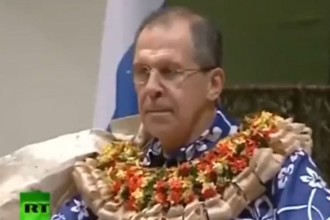 БИЧЛЭГ: С.В.Лавровыг айлчлахад Африкчууд ингэж хүндэтгэл үзүүлэн угтжээ