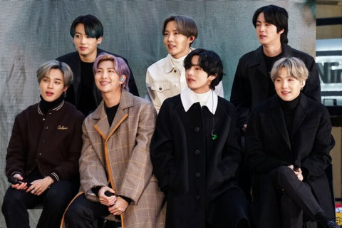 “BTS”хамтлаг дэлхийн хөл бөмбөгийн аварга шалгаруулах тэмцээний дууг дуулна