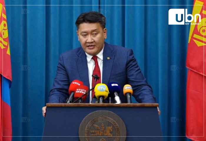 Б.Жавхлан: Өр тавьсан хүмүүс нь дефолт боллоо гээд алга ташиж байхад, өрийг нь төлж байгаа бид ачааг нь үүрч байна