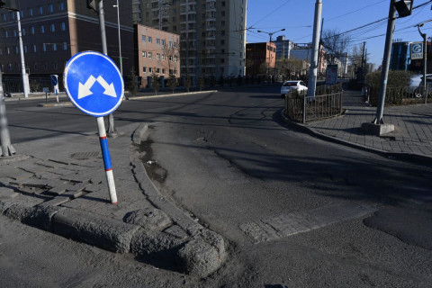 Макс Моллын уулзвараас Ахуйн үйлчилгээний уулзвар хүртэлх авто замыг хааж, засварлана