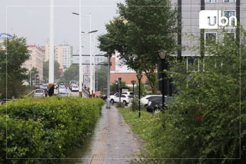 Улаанбаатарт 14 хэм дулаан, бага зэргийн бороотой